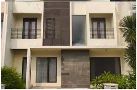 Rumah The Mansion Pakuwon Indah