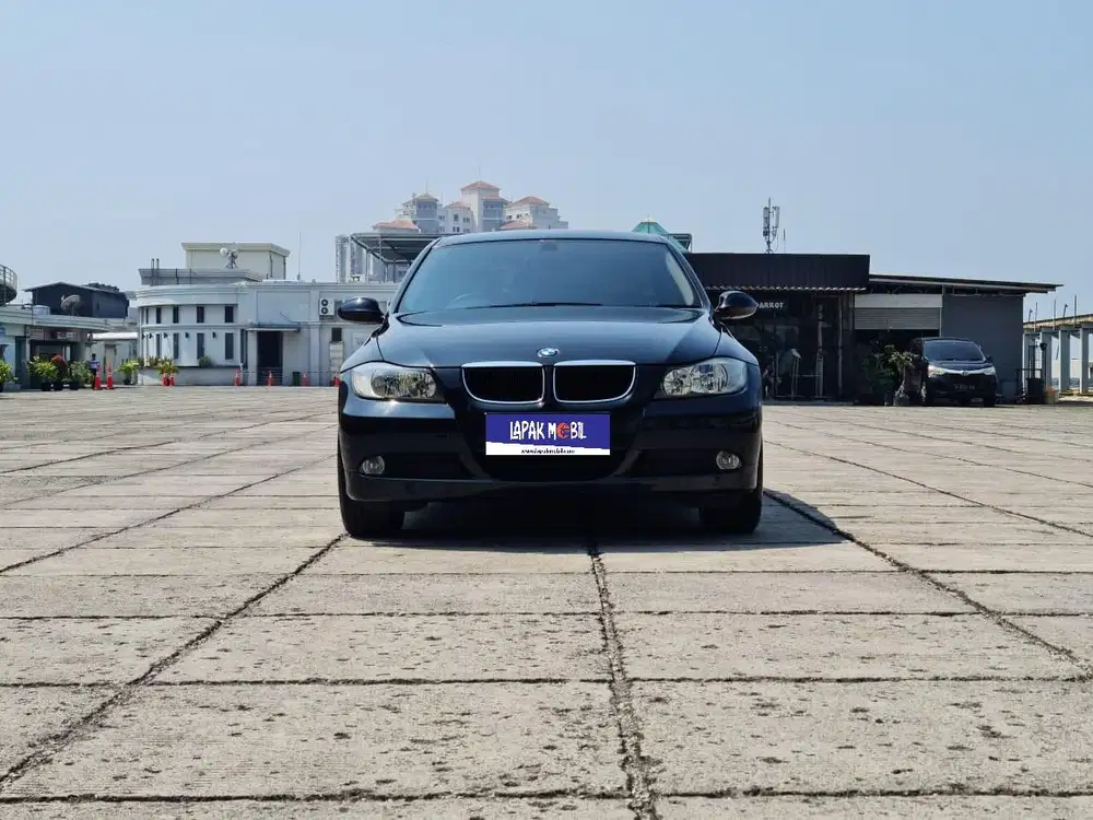 Good Condition !!! BMW 320i 2.0 E90 AT 2008 Hitam KM 53RB
