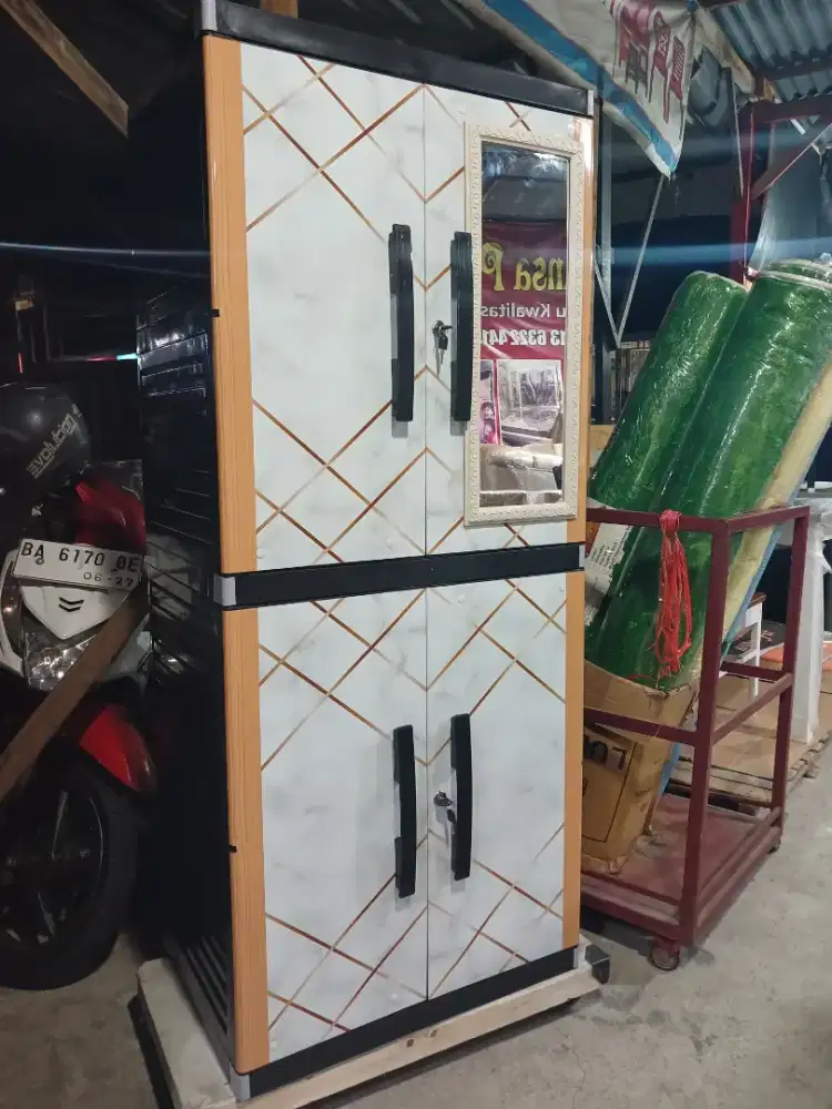 Lemari Plastik full rak