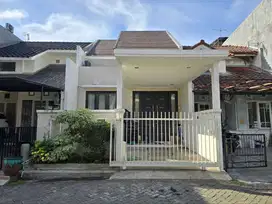 Dijual rumah minimalis taman mutiara pakuwon city
