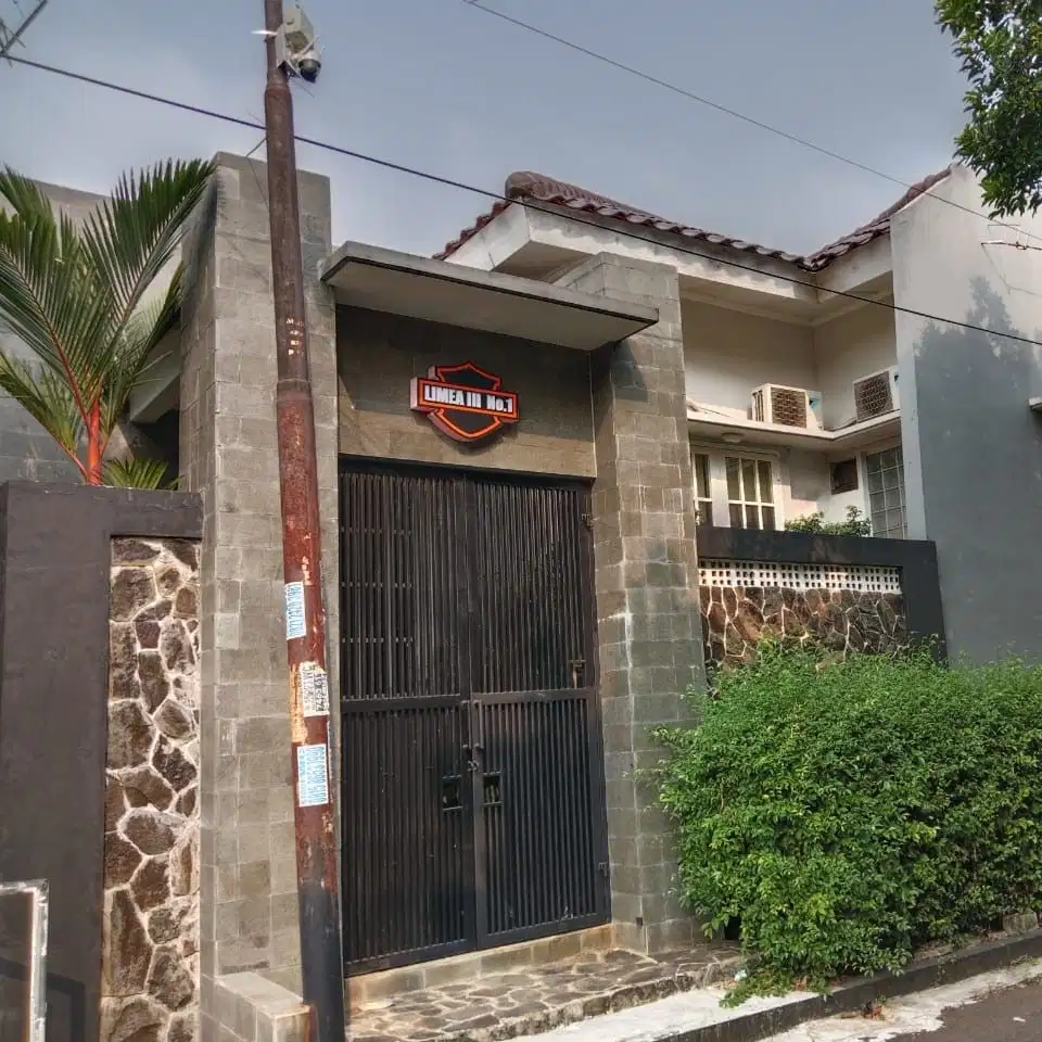 Rumah di komplek Pertamina Pondok Ranji Tangerang Selatan
