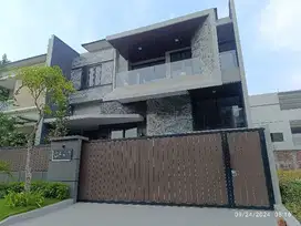 Rumah modern minimalis mewah desain split level Citraland