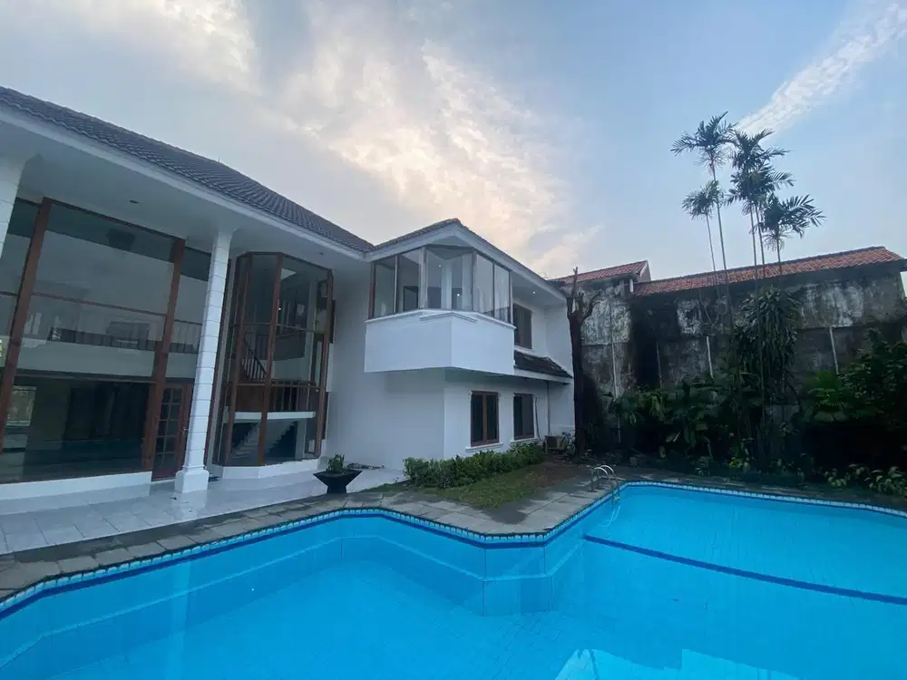 RUMAH DIJUAL /SEWA DI CIPETE UTARA KEBAYORAN BARU JAKARTA SELA