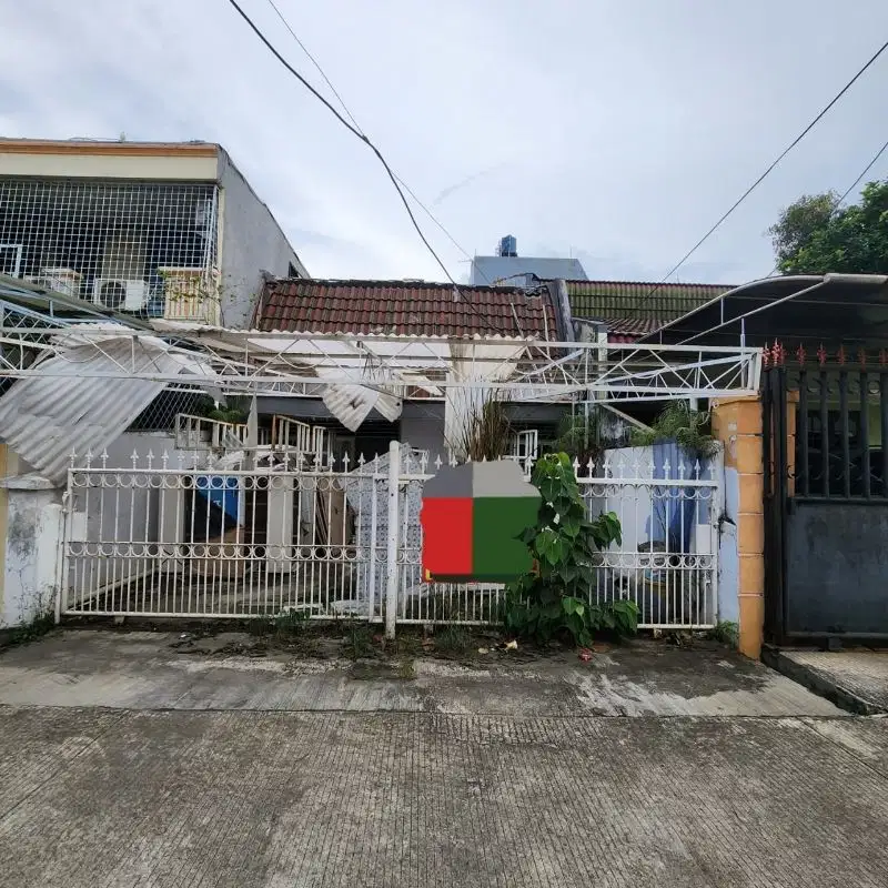 Dijual Rumah Tua dalam Komplek Wijaya Kusuma Jelambar