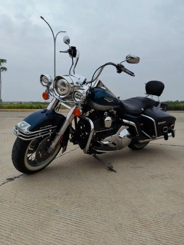 Harley Davidson Road king classic tahun 2002