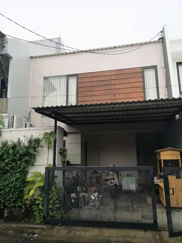 Dijual Rumah 2 Lantai Siap Huni Di Pakuwon City 1 M-AN Surabaya