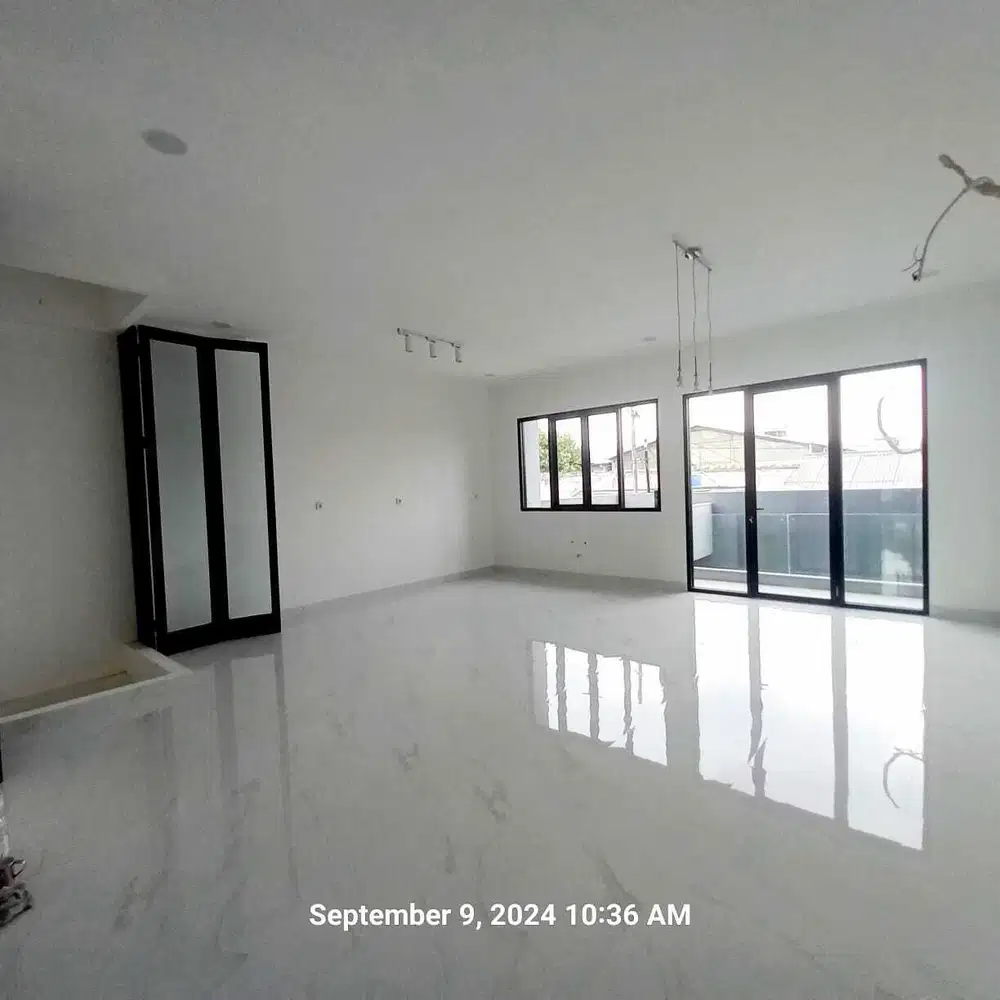 Dijual Rumah Baru Bagus 4 Lantai di Cidodol Kebayoran Lama Jak Sel