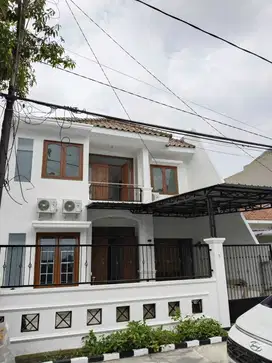 Rumah Dukuh Kupang 2 Lantai Siap Huni