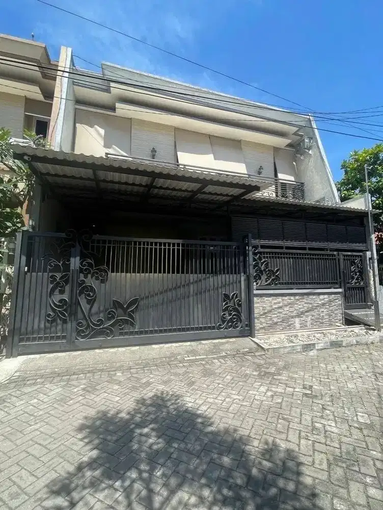 Rumah Manyar Tirtoyoso Tengah Kota Surabaya, FURNISH