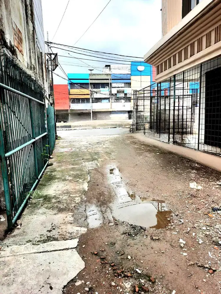 Dijual dan Sewa Ruko 3 lantai Lokasi Strategis Roxy Jakarta Pusat