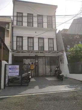 DIJUAL & DISEWAKAN RUMAH JL PINANG EMAS PONDOK INDAH JAKARTA SELATAN