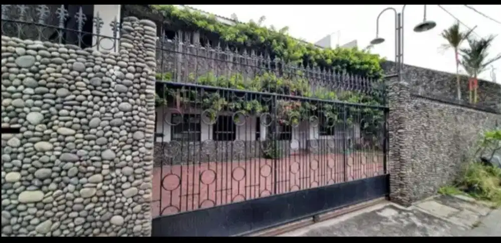 Dijual cepat rumah besar di Lebo Agung‼️