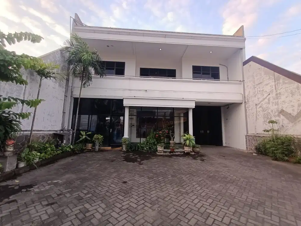 Rumah Komersial Rata Kutisari Selatan dekat Juanda