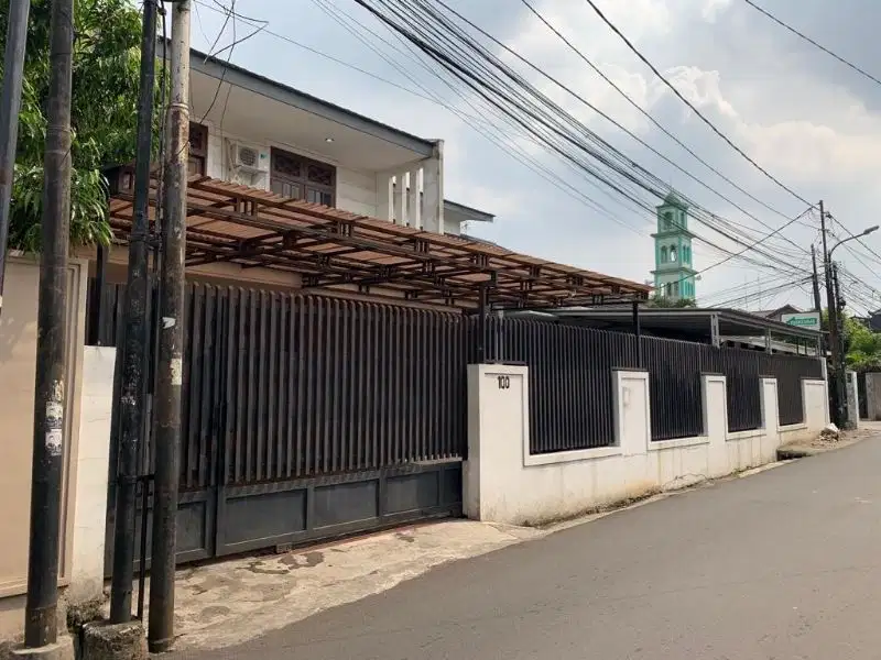 Rumah rapi siap huni Pejaten Barat Jakarta Selatan