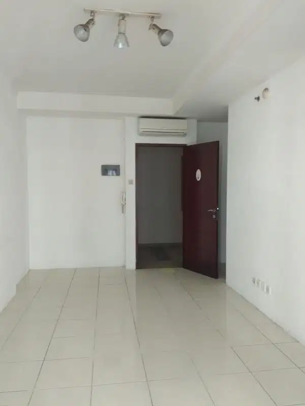 Disewakan unit 2br Unfurnish di Apartemen Mediterania Garden 2