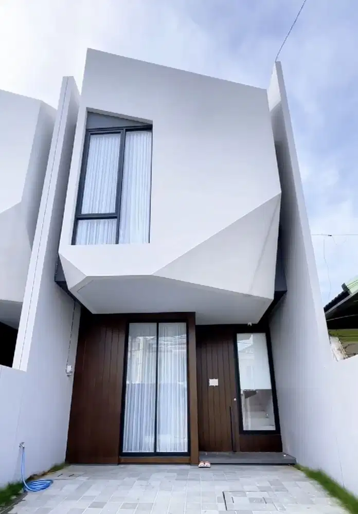 Rumah Baru di Surabaya dekat Pakuwon City Semi Funish