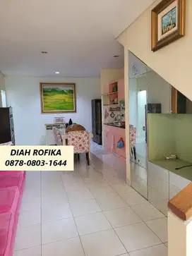 Rumah Homey Sudah Semi Furnish di Emerald Town House Bintaro GB-11096