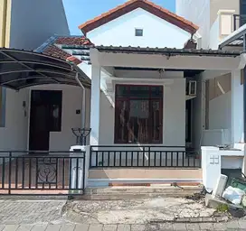 dekat dengan pusat kuliner