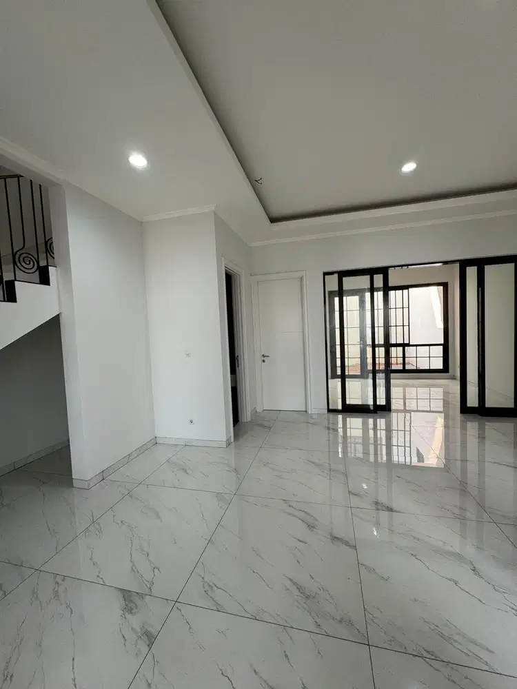 Rumah SUTERA WINONA Alam Sutera 3 Lantai