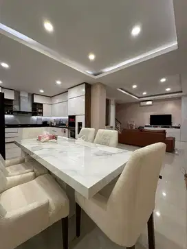 Rumah cakep lingkungan nyaman Full Furnish di Gading Serpong
