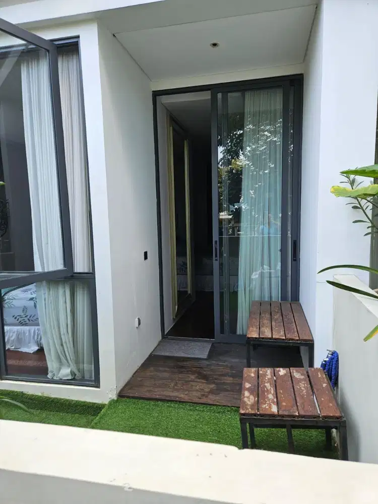 Apartemen rosebay di graha family, surabaya barat, full furnished, lantai dasar
