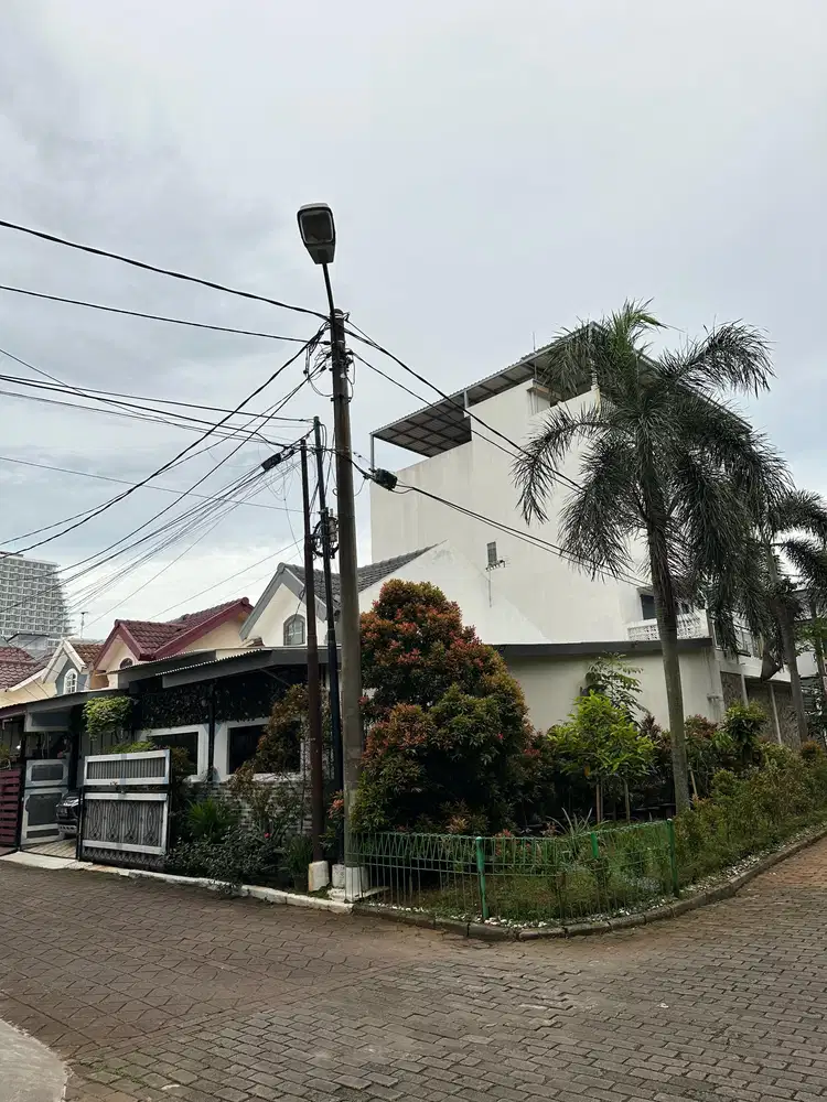 Dijual Rumah Hoek Sektor 6 Gading Serpong Tangerang
