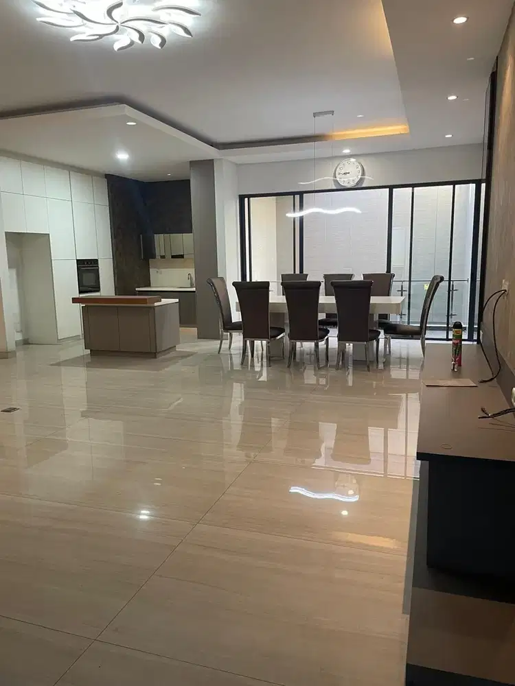 Rumah Mewah North Emerald Mansion Citraland Surabaya