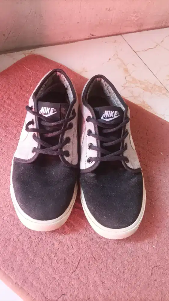 Sepatu casual nike