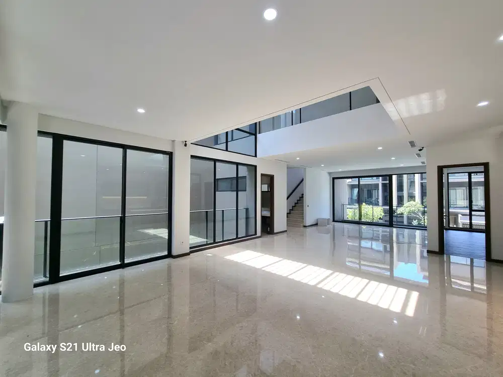 RUMAH BSD KANADE THE ZORA UNIT LANGKA ADA LIFT