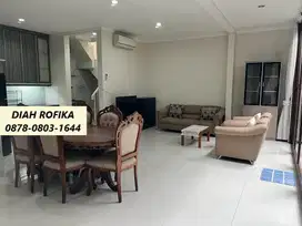 Rumah Ruang Luas 2 Lt Minimalis di Discovery Lumina Bintaro SC-11156
