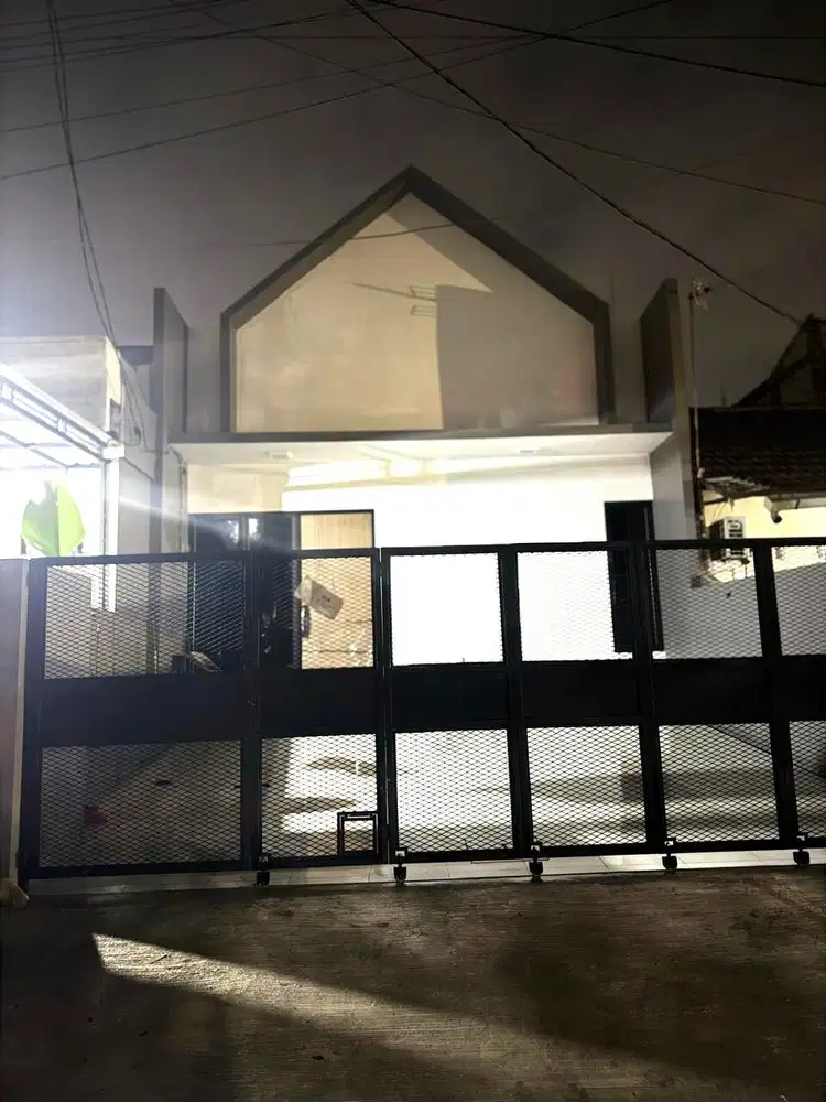 Rumah Siap Huni di Perumahan Mutiara Gading Timur, Bekasi