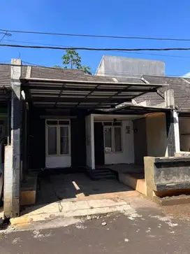 DiSewakan Rumah Dalam Cluster tahunan