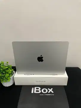 MacBook Air M3 2024 13,6inch 16/512 8Core iBox Silver mulus Fullset Or