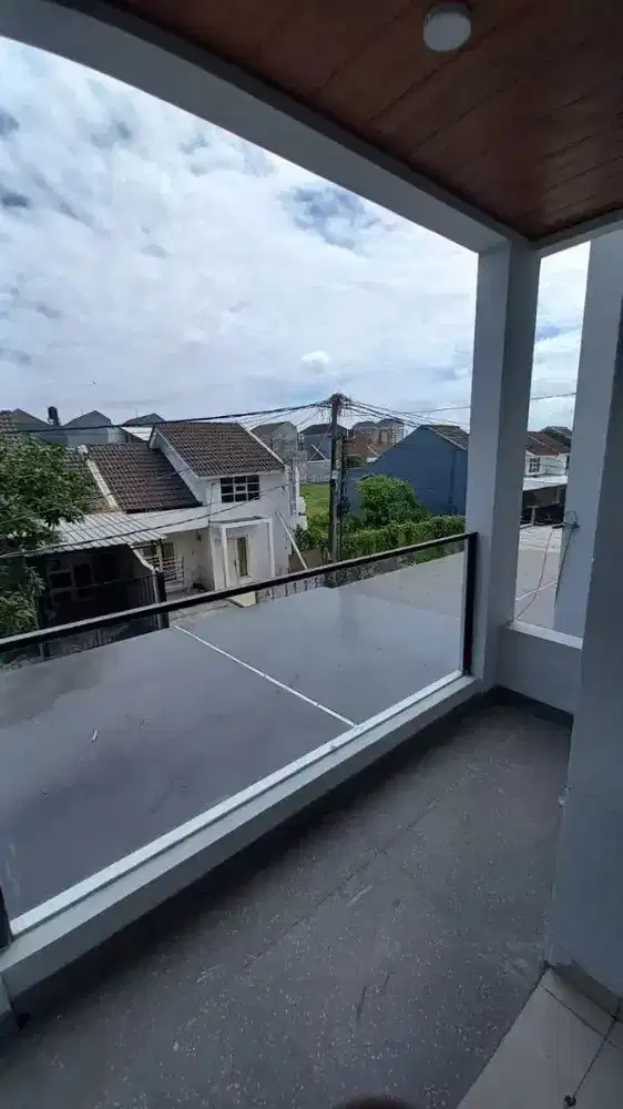 5 Menit dr UPN, Rumah Royal Paka Gununganyar