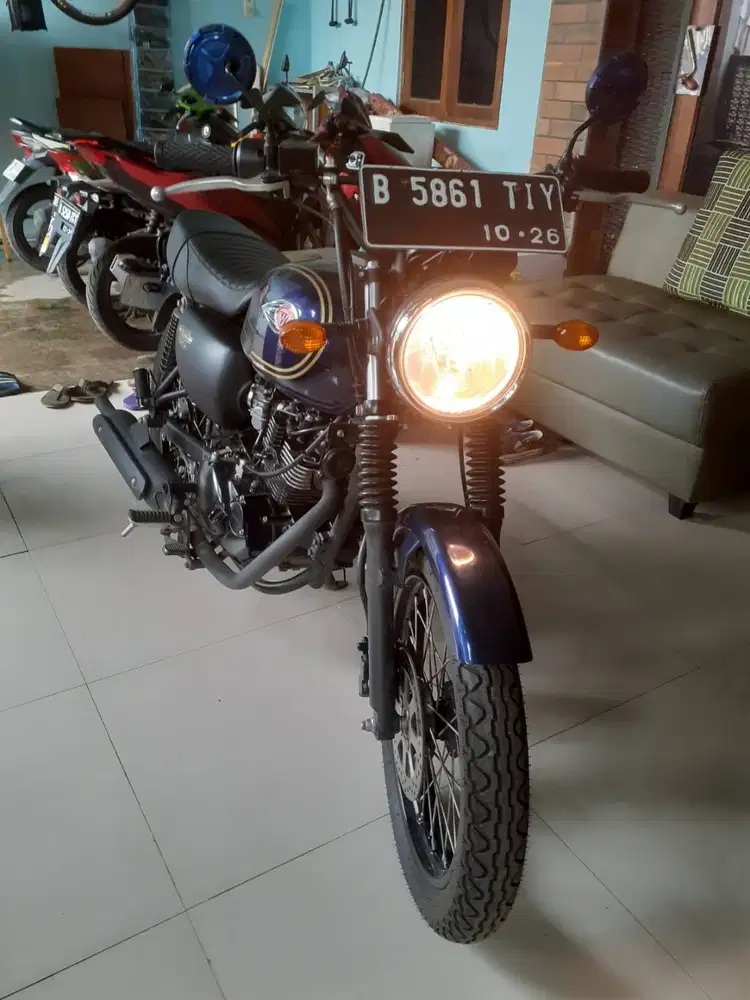 Kawasaki w 175 klasik