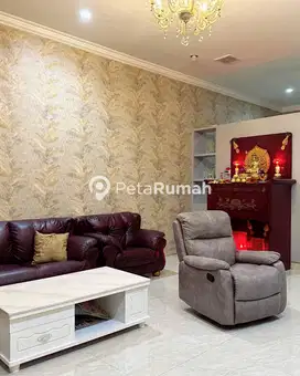 DIJUAL VILLA FULL FURNISH KOMPLEK CEMARA HIJAU