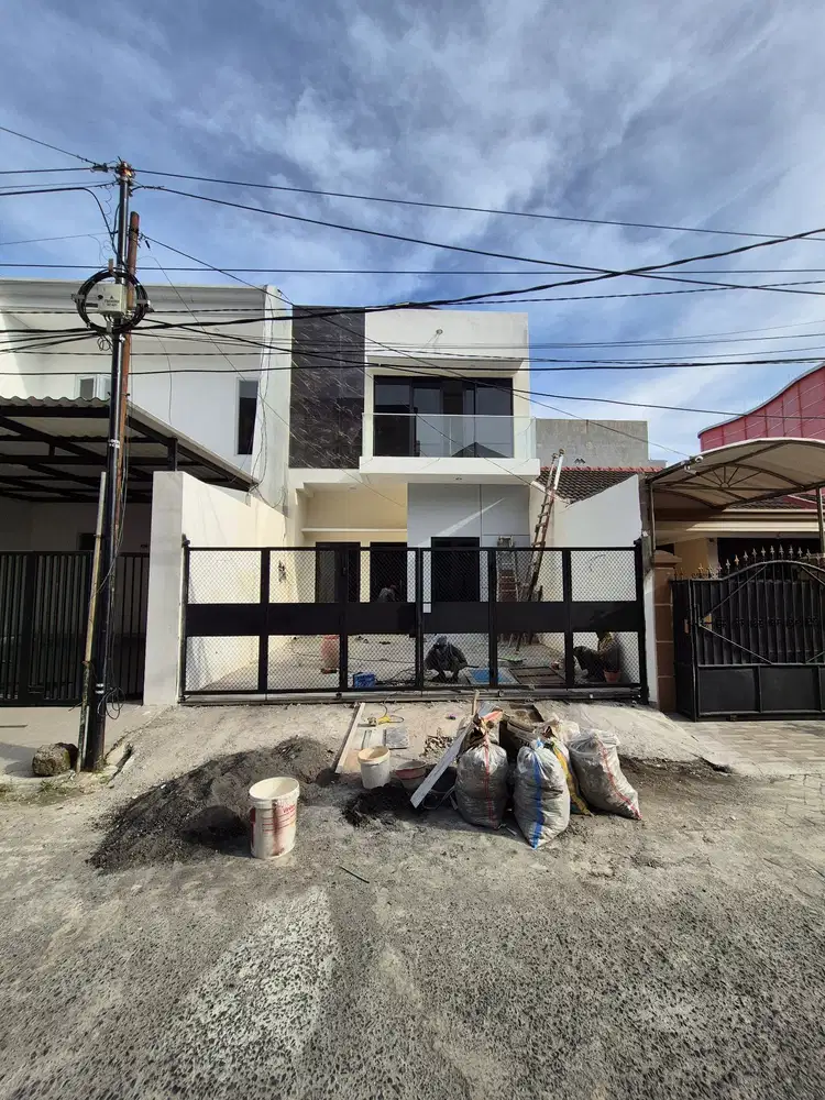 Rumah Gress Darmo Indah Timur Surabaya Barat, Harga 1m an, Lebar 6