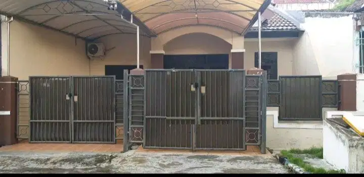 DIJUAL RUMAH BARUK BARAT DEKAT MERR SURABAYA RON.A1283
