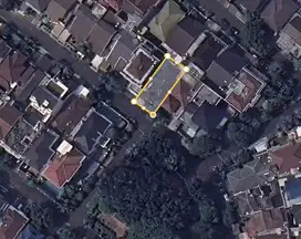 rumah hitung tanah pondok indah depan taman dekat kartika utama