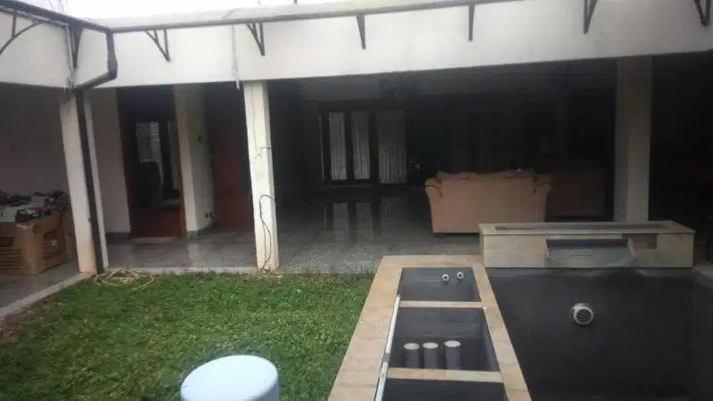 Rumah lama, murah di Cilandak Barat Jaksel