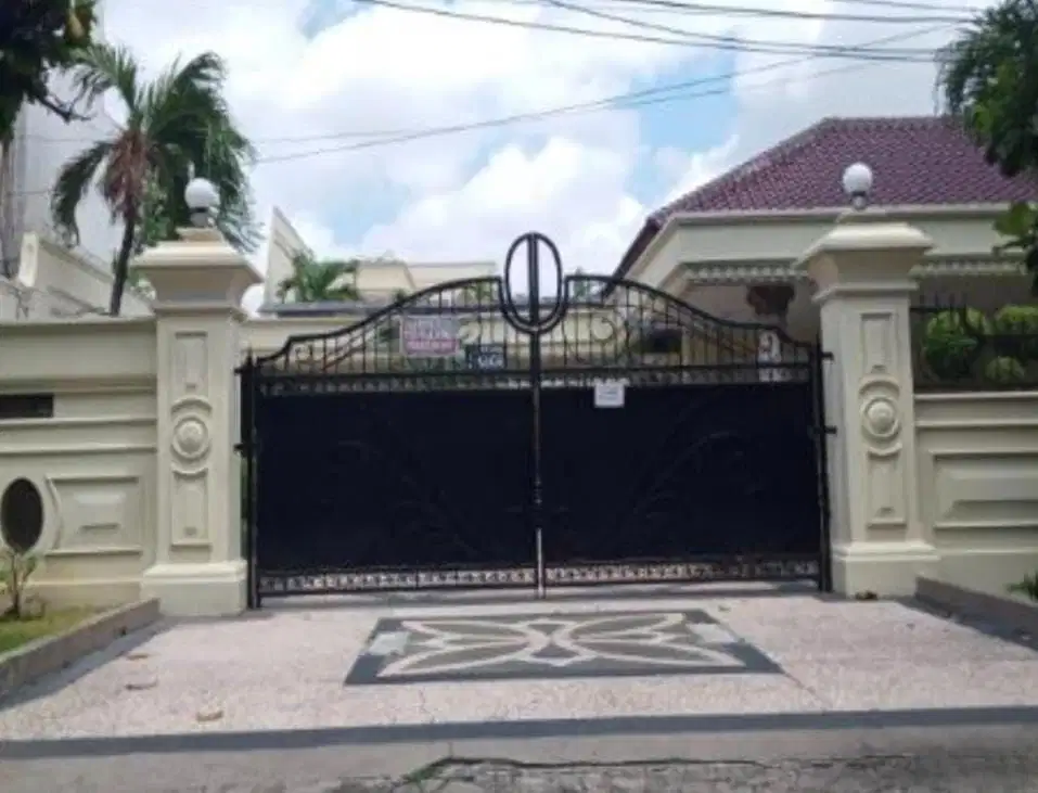 RUMAH MEWAH 1 LANTAI SEMI FURNISHED SIAP HUNI, AREA JEMUR