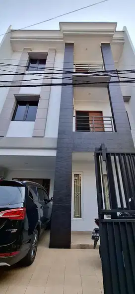 Dijual rumah 3 lantai di sunter agung jakarta utara