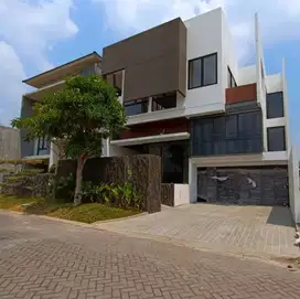 Citraland Waterfront Rumah Mewah Modern Minimalis 2,5 lantai