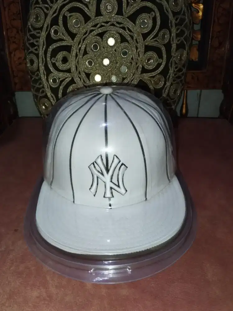Topi New Era New York Yankees 59Fifty 7 1/4 (Free Hat Display Case)