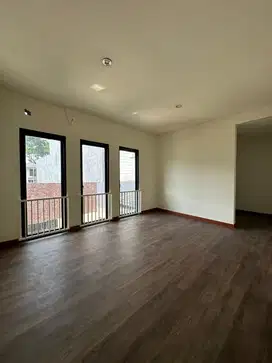 Rumah Royal Residence Semi Furnish New Minimalis