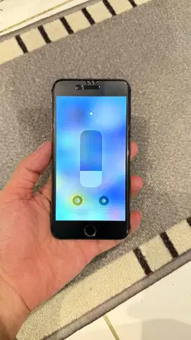 Dijual Iphone 8 Plus 64GB Grey Terdaftar Hp charger