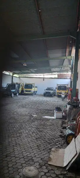 Disewakan bangunan model gudang siap pakai di 0 jalan raya