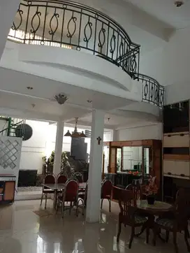 Dijual Rumah Full Furnish Darmo Baru Barat - Surabaya Barat