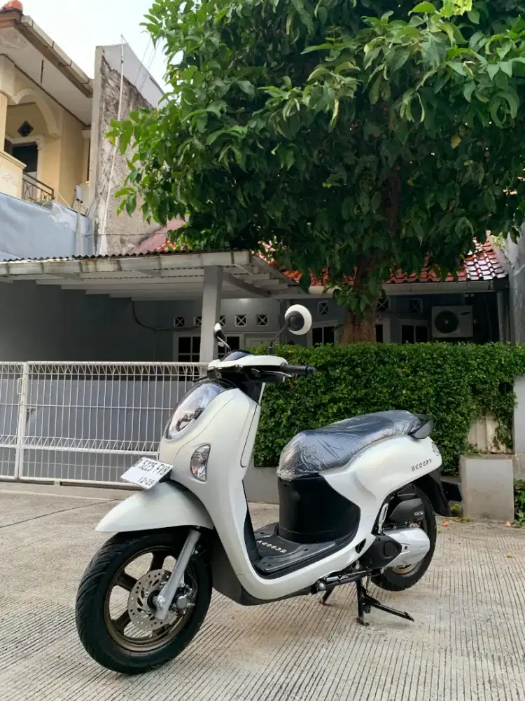 SCOOPY PRESTIGE NEW 2024 KM 5 RB ISTIMEWA