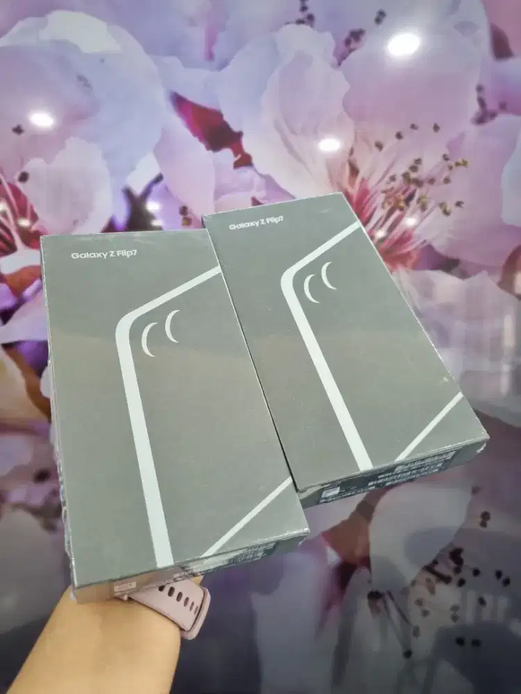 SAMSUNG Z FLIP7 12/512 SEGEL DAN BERGARANSI RESMI 1TH